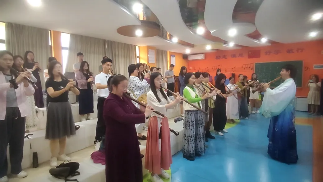 洞箫声漾前海畔,传统民乐润师心——市级面授课程《风花国乐-洞箫吹奏与养生》培训纪实洞箫声漾前海畔,传统民乐润师心——市级面授课程《风花国乐-洞箫吹奏与养生》培训纪实,深圳教育研修院