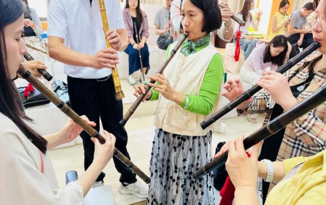 洞箫声漾前海畔,传统民乐润师心——市级面授课程《风花国乐-洞箫吹奏与养生》培训纪实洞箫声漾前海畔,传统民乐润师心——市级面授课程《风花国乐-洞箫吹奏与养生》培训纪实,深圳教育研修院