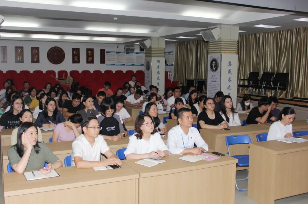 AI情景式教学模式在思政课程中的创新实践—以《新时代少年共筑中国梦》课例为例专场培训圆满结班AI情景式教学模式在思政课程中的创新实践—以《新时代少年共筑中国梦》课例为例专场培训圆满结班,深圳教育研修院