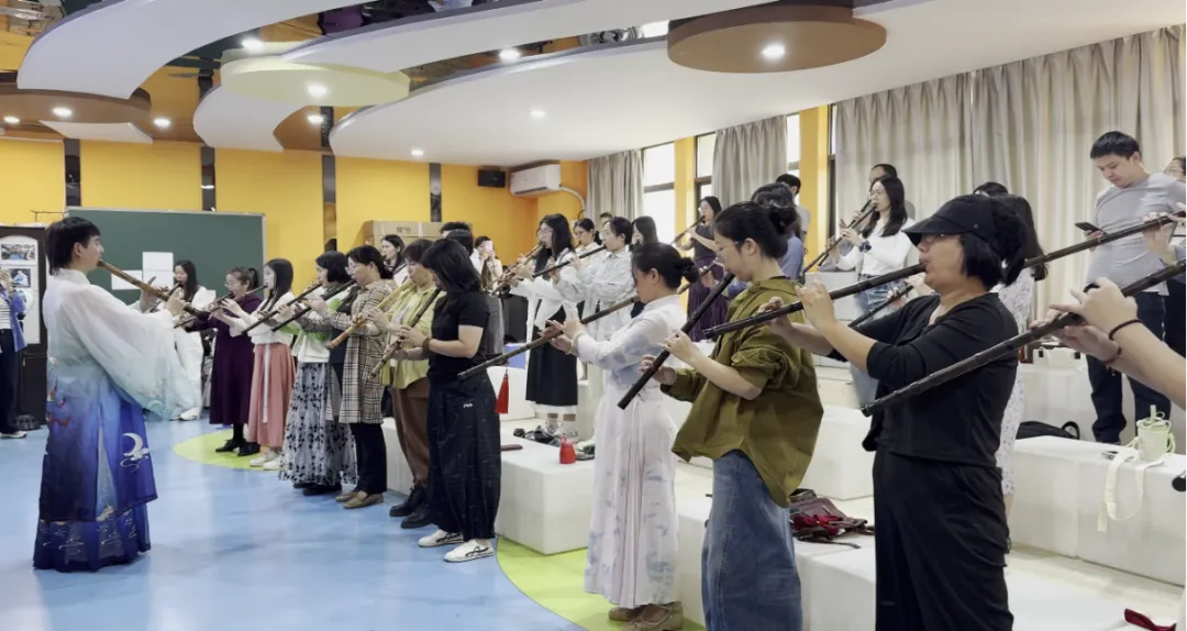 洞箫声漾前海畔,传统民乐润师心——市级面授课程《风花国乐-洞箫吹奏与养生》培训纪实洞箫声漾前海畔,传统民乐润师心——市级面授课程《风花国乐-洞箫吹奏与养生》培训纪实,深圳教育研修院