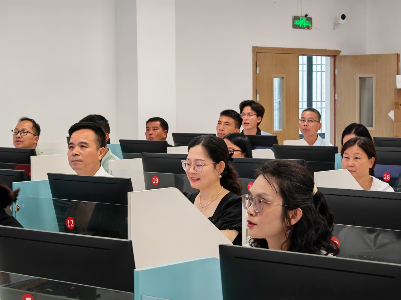 智启未来 教创非凡——深汕特别合作区两校联合开展AIGC教育应用深度培训纪实智启未来 教创非凡——深汕特别合作区两校联合开展AIGC教育应用深度培训纪实,深圳教育研修院