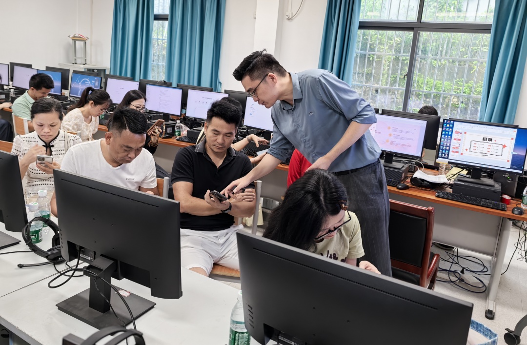 智启未来 教创非凡——深汕特别合作区两校联合开展AIGC教育应用深度培训纪实智启未来 教创非凡——深汕特别合作区两校联合开展AIGC教育应用深度培训纪实,深圳教育研修院